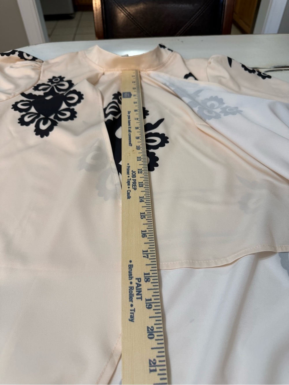 Ivory and Black Floral Embroidered Women’s Kimono Top Size 1XL - Picture 12 of 12